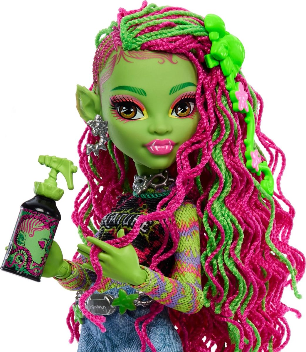 Dra_K4thy's tweet photo. @Erwinmamponon Los nostalfans de monster high, son insoportables , hay muñecas de la g3 que se papean a sus diseños de la g1 https://t.co/mpp21qCuas