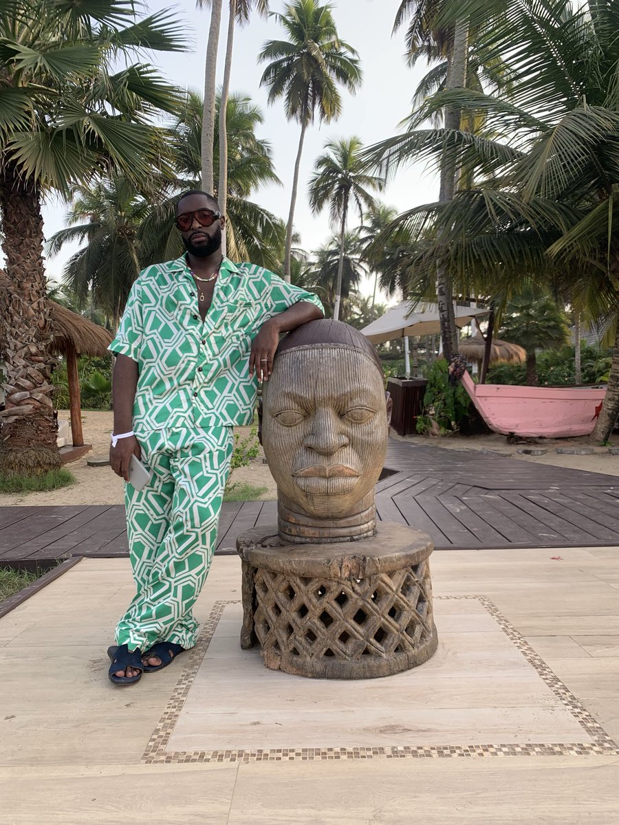 le_grecque's tweet photo. Paris 🇫🇷 Marrakech 🇲🇦 Dubaï 🇦🇪 Abidjan 🇨🇮 https://t.co/BPwWBek8Nl