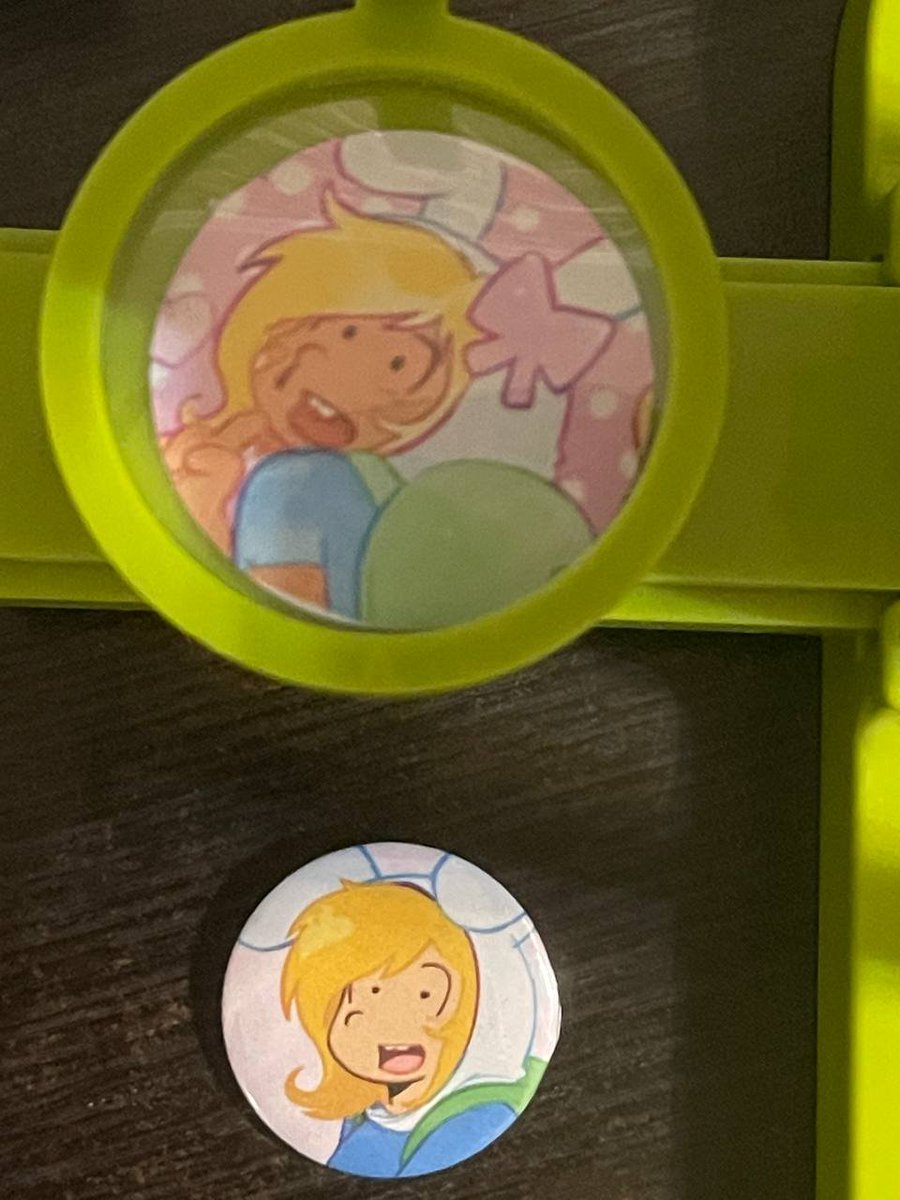 MuffinSpr1nklez's tweet photo. @Ray_Kat_ OMG OMG OMGGGGGGGGGG IM SO VERY SUPRISEDBASCJJSJSXKCKK I LUV UUUU, BTW THERE ARE MORE PINS... ILL YAKE THEM TOMORROW, ANYWAYS THANK U FOR REPLYING TO MY POST https://t.co/SOuBUt5acW
