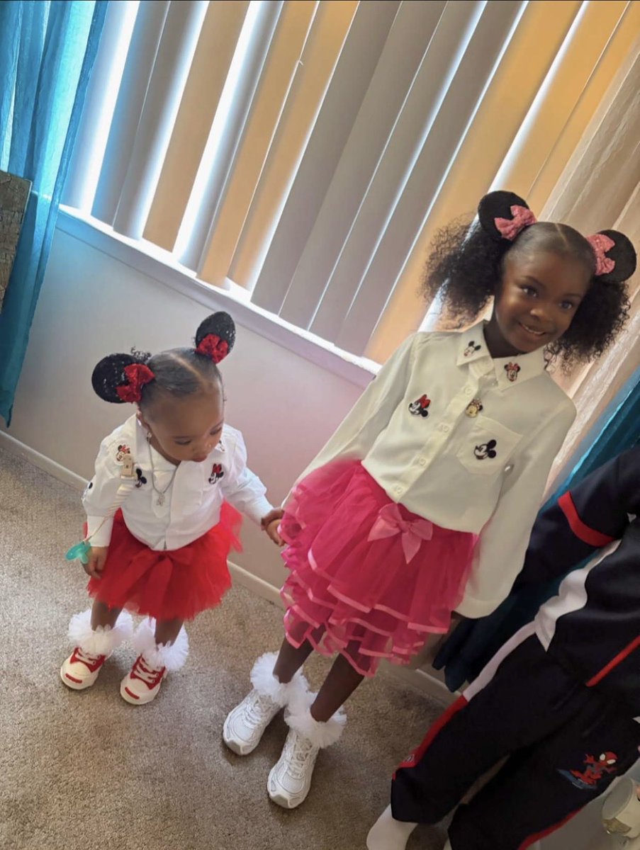 Astoldbyshook's tweet photo. Disney was a success, I enjoyed my babies and they enjoyed the show 💗💗💙 https://t.co/AtbpJzmtB5