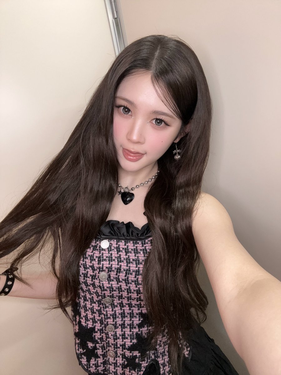 h2hbrazil_'s tweet photo. [SNS] 26.09.17 atualização A-NA no Weverse 

"Foi uma apresentação divertida 💖"  🌻💛 1/2

#A_NA #에이나 #Hearts2Hearts #Hearts2HeartsBrazil #H2H_Brazil #Hearts2Hearts_Brazil #Hachus #Updates https://t.co/hqpFO7RRV5