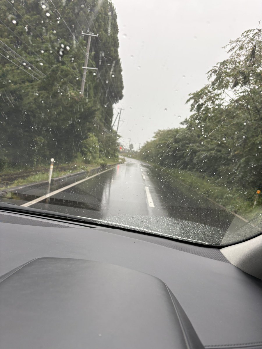 playYANAP's tweet photo. 年1ある航空祭が通勤経路激被りだから早く家出るのウザイのに全く来んでなくて７時に会社着くってもっとウザイ https://t.co/FQ4bP6DGqJ