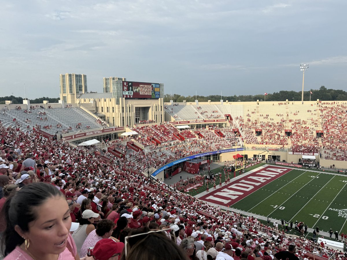 motherbearsrack's tweet photo. Here’s the modern Indiana University football student section, 3 games off winning a national championship #iufb https://t.co/X4cT0Trm9o