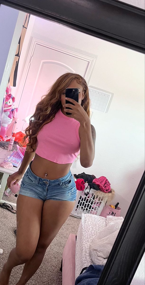 pinkkdracz's tweet photo. thick thighs saves lives https://t.co/qtY9QZnEnC