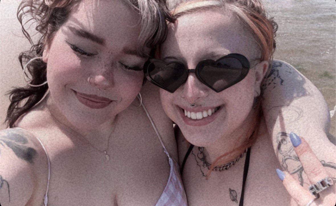 dallydoesit's tweet photo. the terror twins take on EXXXOTICA NJ!
our first convention and we're so excited, we're already spending that weekend together so puck and i are just going for that sunday and spending the whole time there! 💋 https://t.co/wBmZHJcIdh