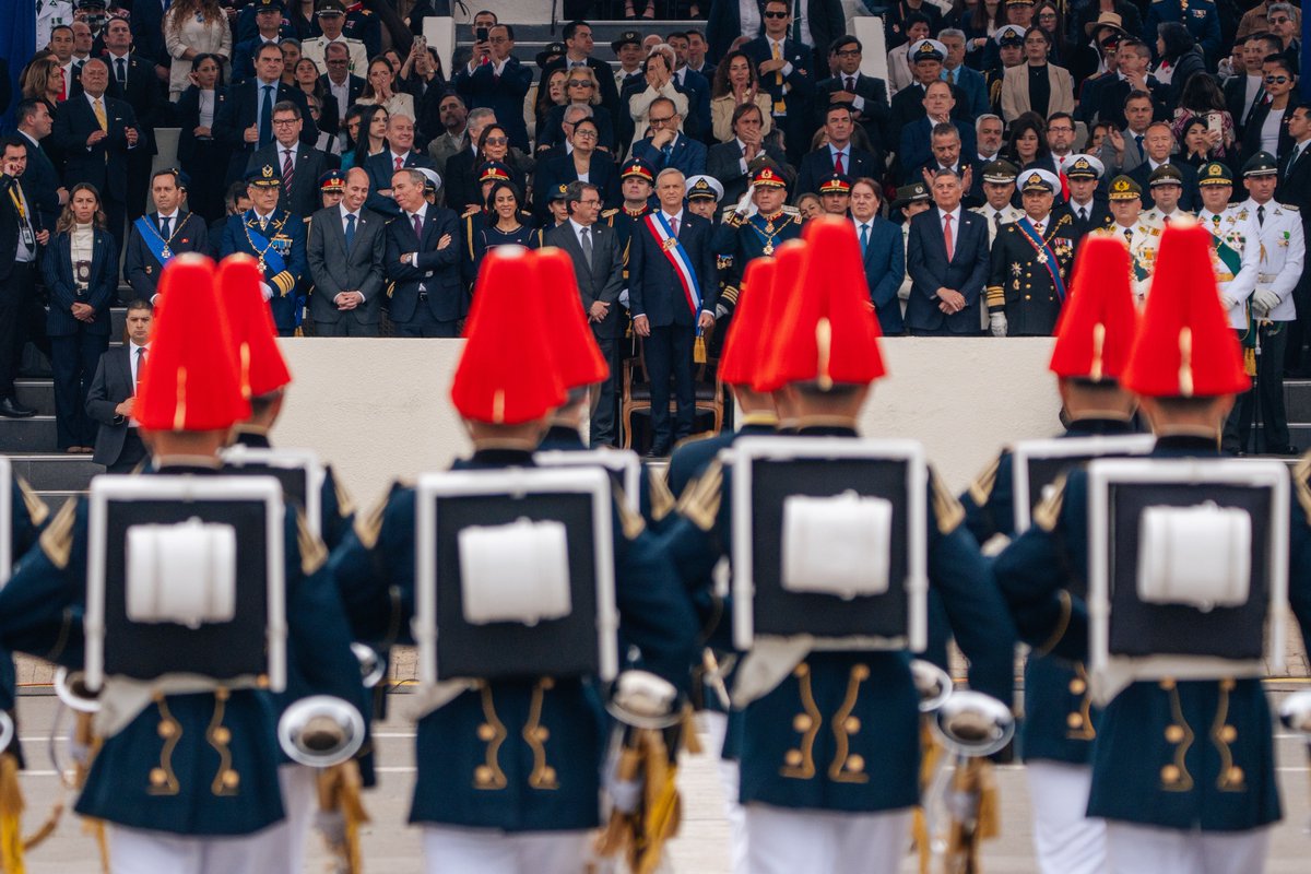 SubseBBNN's tweet photo. 🇨🇱 Tradición y encuentro en estas Fiestas Patrias.

El subsecretario de Bienes Nacionales, Javier Peró, participó este 19 de septiembre en la tradicional Gran Parada Militar, realizada en la elipse del Parque O’Higgins en conmemoración del Día de las Glorias del Ejército. https://t.co/PP4nSBSyKg