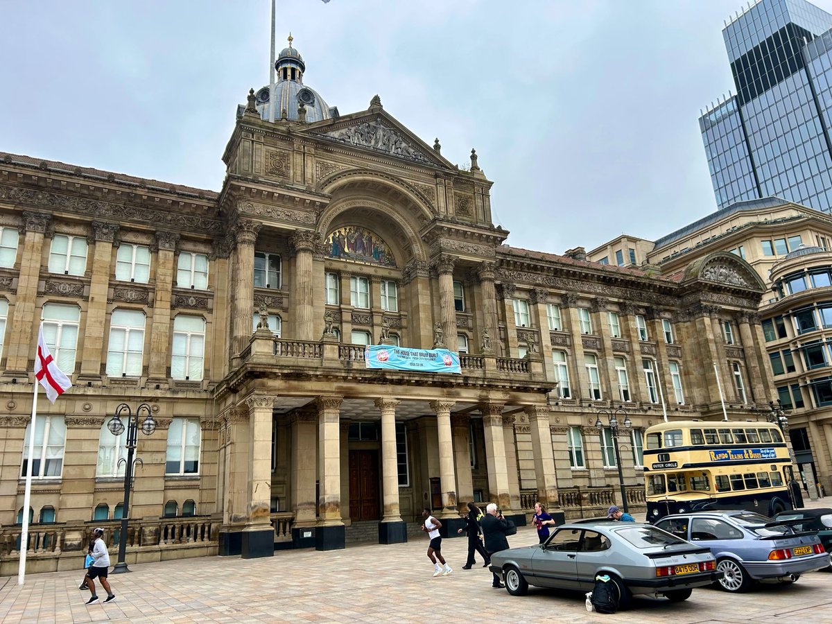 SimonGBrooks's tweet photo. Nostalgic scenes with the arrival of some old buses to start the second day of @BhamColmore’s #BrumTransportFest 🚌 

#Birmingham #VictoriaSquare https://t.co/aUM7mgD4G6