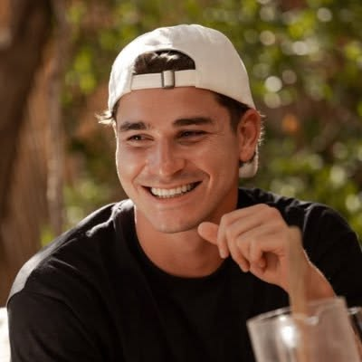 luciddreamxcx's tweet photo. AU #Julienzo

"Onírico" 

Julián nunca le prestó atención a sus sueños. Sin embargo, durante la última semana estuvo soñando con un chico al cual nunca podía verle la cara. https://t.co/rCHc1E8eFL