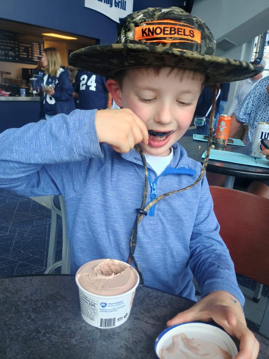 DH_PnSt8's tweet photo. @gorski_lion Good seats!  
Silas (5) enjoyed the view from his ice cream cup a little better than ours. https://t.co/iX9EGvlkNN