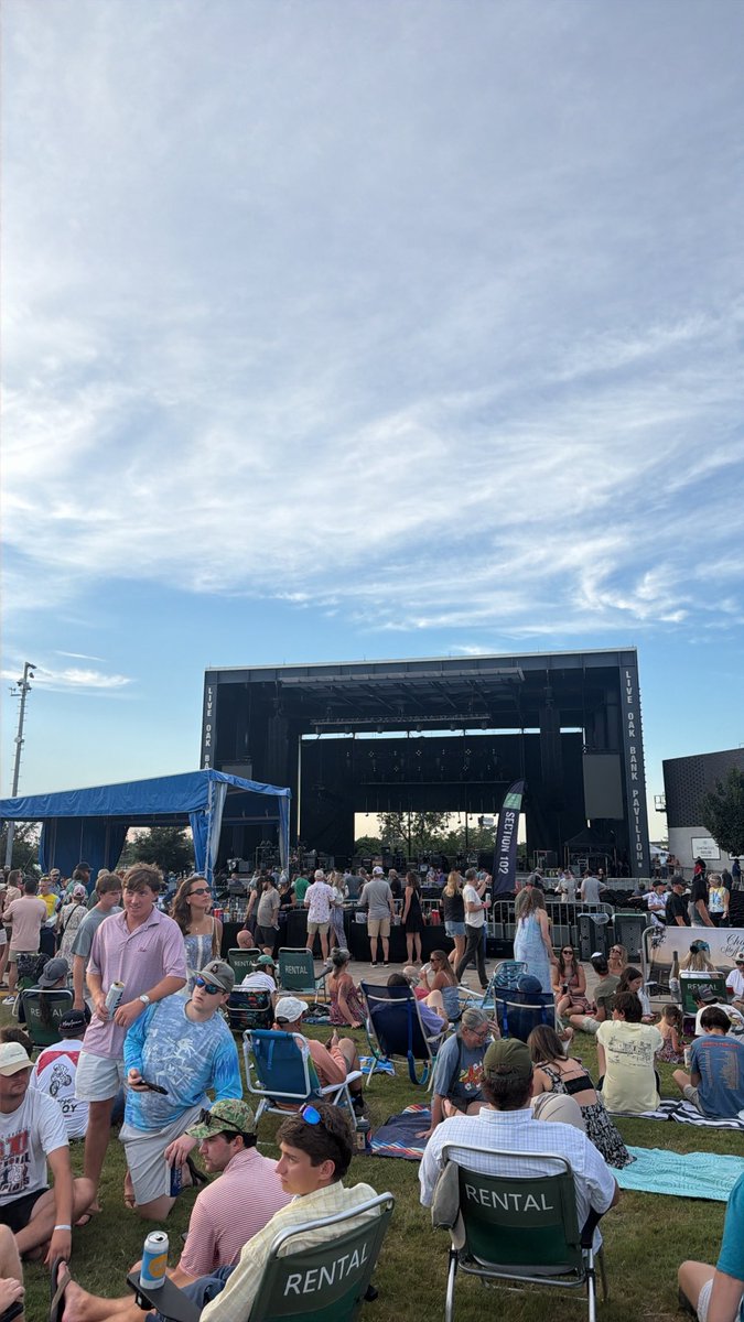 BlueAlto67's tweet photo. I’M NOT FUCKING LEAVING (also will pay for a pit band if anyone has one they want to get rid of for any reason) #wecrackinwookstn https://t.co/o6iaAJXjH4
