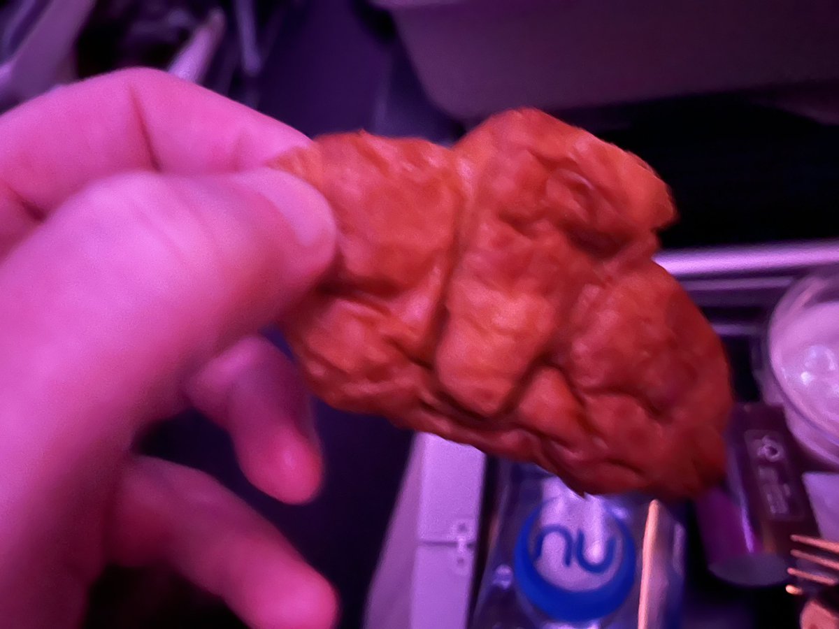 BrandDNA's tweet photo. This is what Qatar airlines calls a croissant. https://t.co/kUSRfurdrY