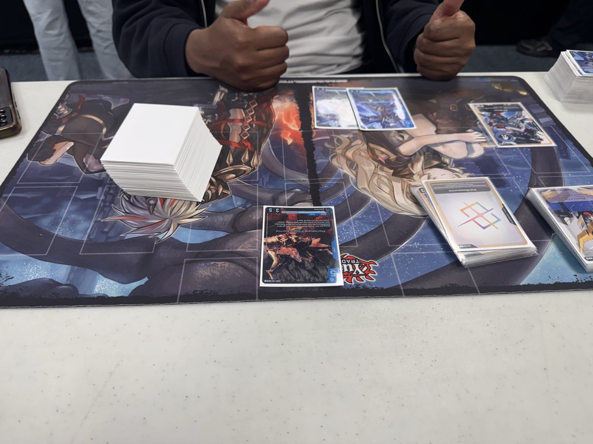 yoda0143's tweet photo. イギリス初ショップバトル
ペネの採用驚いてもらえて少し嬉しかった
彼はZガンダムが好きらしい https://t.co/gylDy8VCgT