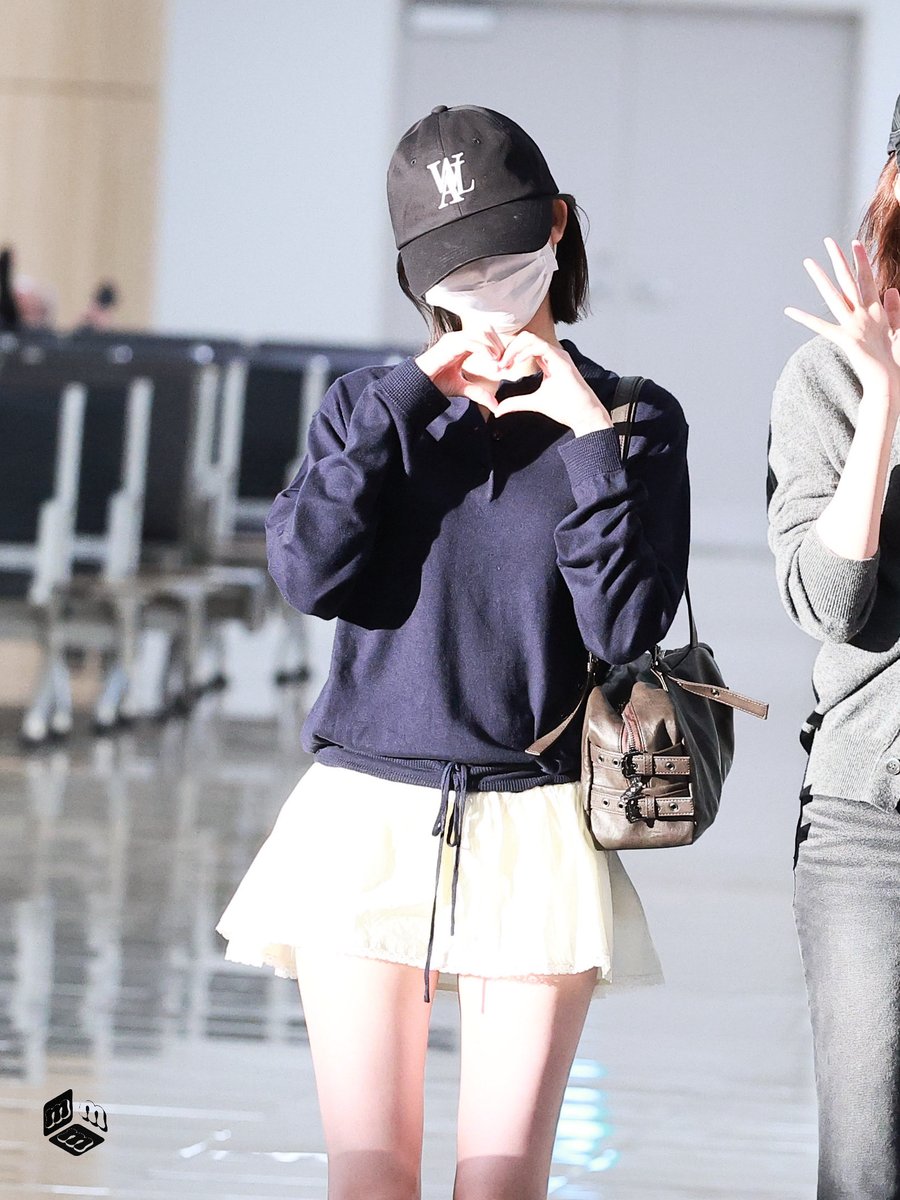 qgaeul_'s tweet photo. pagi oppa , aku berangkat dulu yaa @xowoobin 👋

https://t.co/X7KVvpKh31