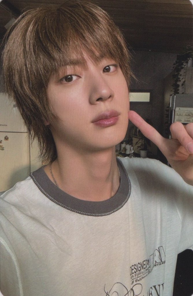 BroSeokjin's tweet photo. @delulu4namjoon https://t.co/vqFTsAfhqN