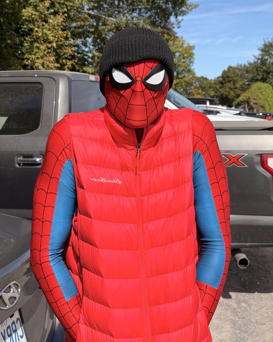 capitalspidey's tweet photo. Keeping the Fair friendly today! https://t.co/CUL0jOgyyz