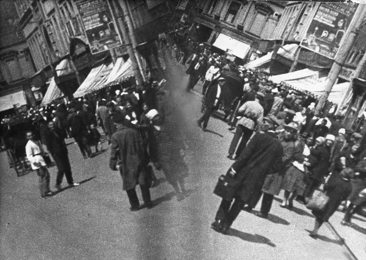leechianvesp's tweet photo. man with a movie camera (1929), dir. dziga vertov https://t.co/oBQfDWv6uq