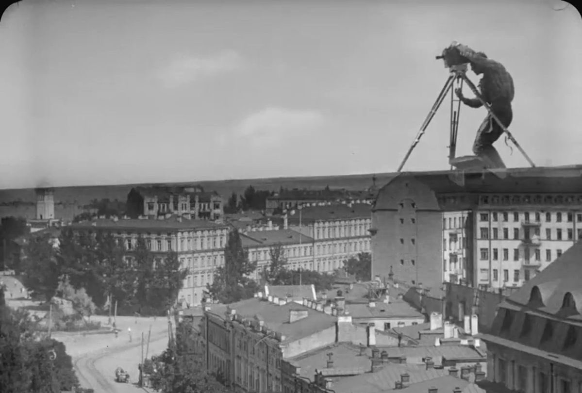 leechianvesp's tweet photo. man with a movie camera (1929), dir. dziga vertov https://t.co/oBQfDWv6uq