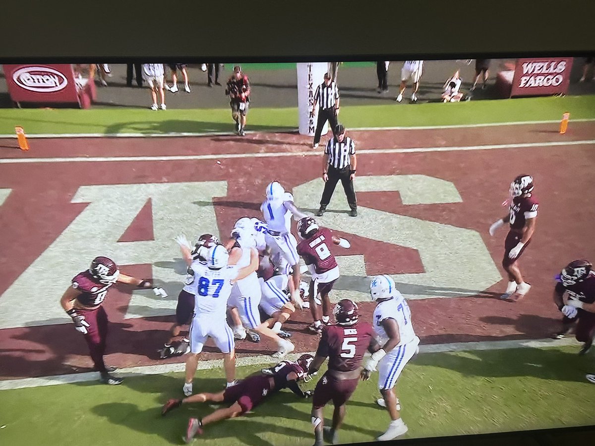 GHamiltonOTF's tweet photo. Getting beat up physically at home by a basketball school has to be demoralizing for a fan base. 

And it’s even worse when your own QB can’t make a “layup” https://t.co/q1AXlORRkx
