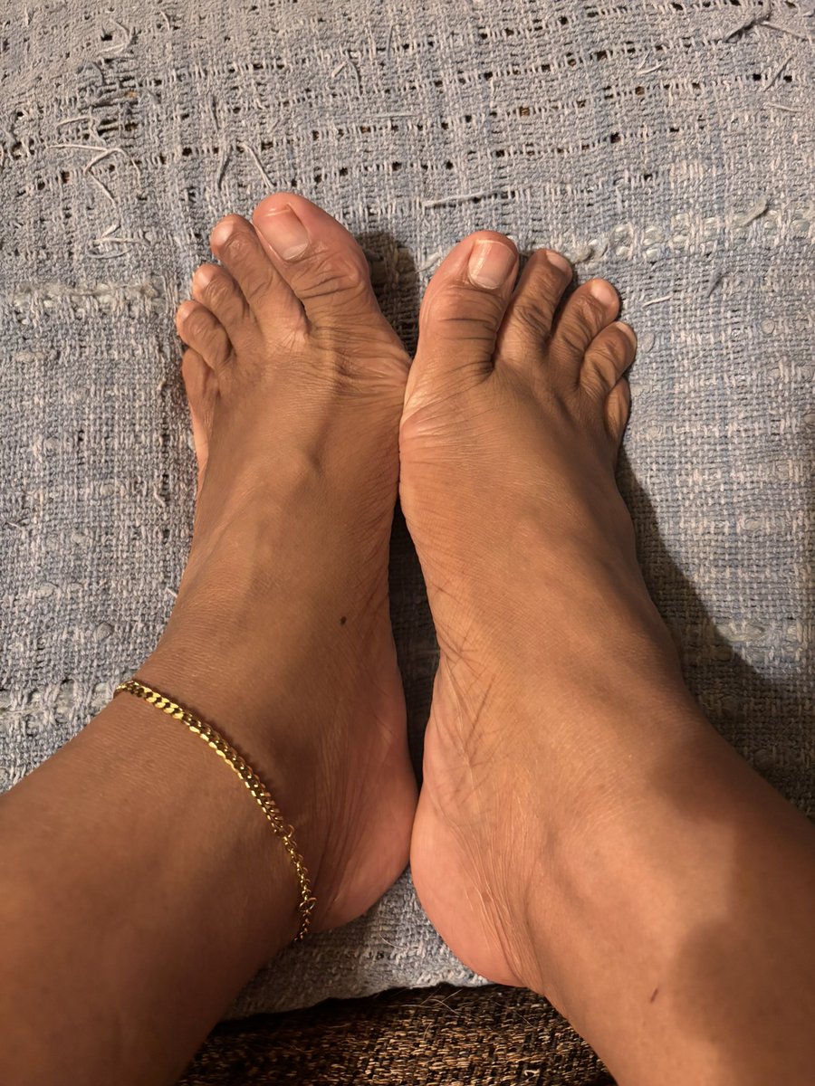 solesbyJae's tweet photo. You want a personal massage? 💋 #feetworshi̇p #feetfetish #footfetısh #footcontent #solesbyJae https://t.co/t5G81HTmLg