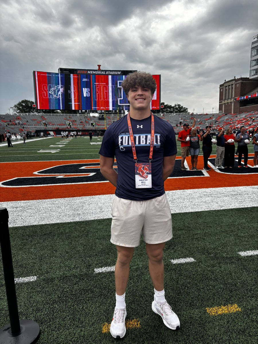 HalstedB3ll's tweet photo. Had an amazing time at @IlliniFootball today!! Thank you @LeeperDrake and @NateMcNeal32 for taking the time to talk with me. Had a great experience, enjoyed the atmosphere, and loved getting to watch the Illini win!! #FAMILLY

@CoachBizz @DePaulPrepFB @EDGYTIM @PrepRedzoneIL @Rivals @AllenTrieu @be_great99 @247Sports @JWerner247