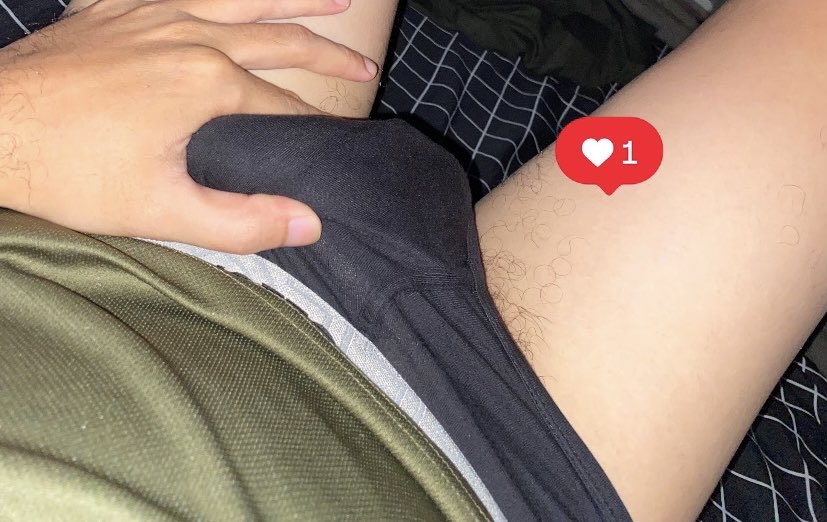Secon95's tweet photo. Pagi ada yang sudah bangun kah?blum cukuran 👀 #gay #gamanado https://t.co/gyBPqBOHlo