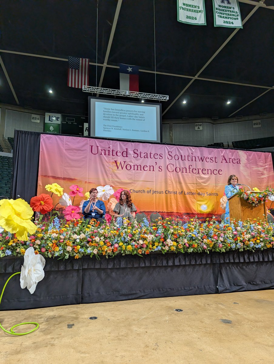 dev_music21's tweet photo. Spending the day at a women's conference put on by my church! Every class has been spiritually uplifting. They put these pictures of the Savior throughout the buildings and they are beautiful! What a wonderful day with my fellow sisters in Christ. #womensconference #JesusSaves https://t.co/RcUYajd5ki