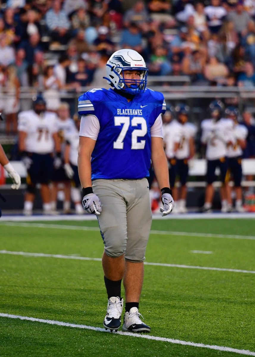GaigeLewis2's tweet photo. @TheRedZoneCoach Class of 2027
6’4 265
Brandon highschool in Ortonville Mi https://t.co/KgzspjTaDi