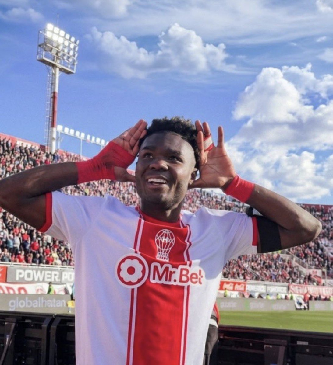 CarlosAndresMN's tweet photo. NOTICIA‼️

Confirma su club Huracán, #HernanGalindez y #JordyCaicedo han recibido los llamados de la #FEF🇪🇨 y estarán en la convocatoria de nuestro país

Surtió efecto que el arquero había señalado que si lo llama Marcelo Gallardo él estaría dispuesto a volver

Vía ESPN Argentina https://t.co/BOozd1gP9I
