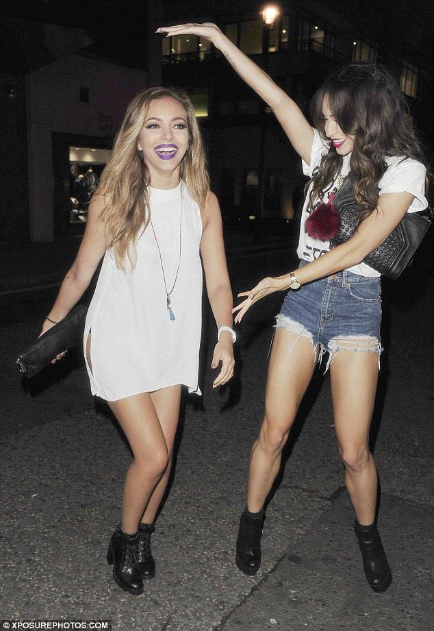 httperrieele's tweet photo. mi imperio romano es saber QUE PASÓ (si pasó algo) entre jade y danielle peazer, porque en un momento eran mejores amigas, creo que hasta vivieron juntas y después se las dejo de ver https://t.co/tCE1Fht941