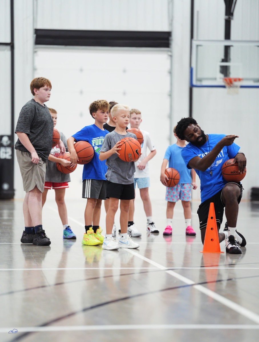 DhawkeyeMedia's tweet photo. Locked IN 🔐 Getting Better Each Rep
📸: Dhawkeye Media 
(How to sign up) ⬇️
-
📲 DM US
🤳 TEXT 859-267-3131
📧Dhawktraining@icloud.com

#kykid #dreambig #grind #basketballtraining https://t.co/uwPdNwC7lP