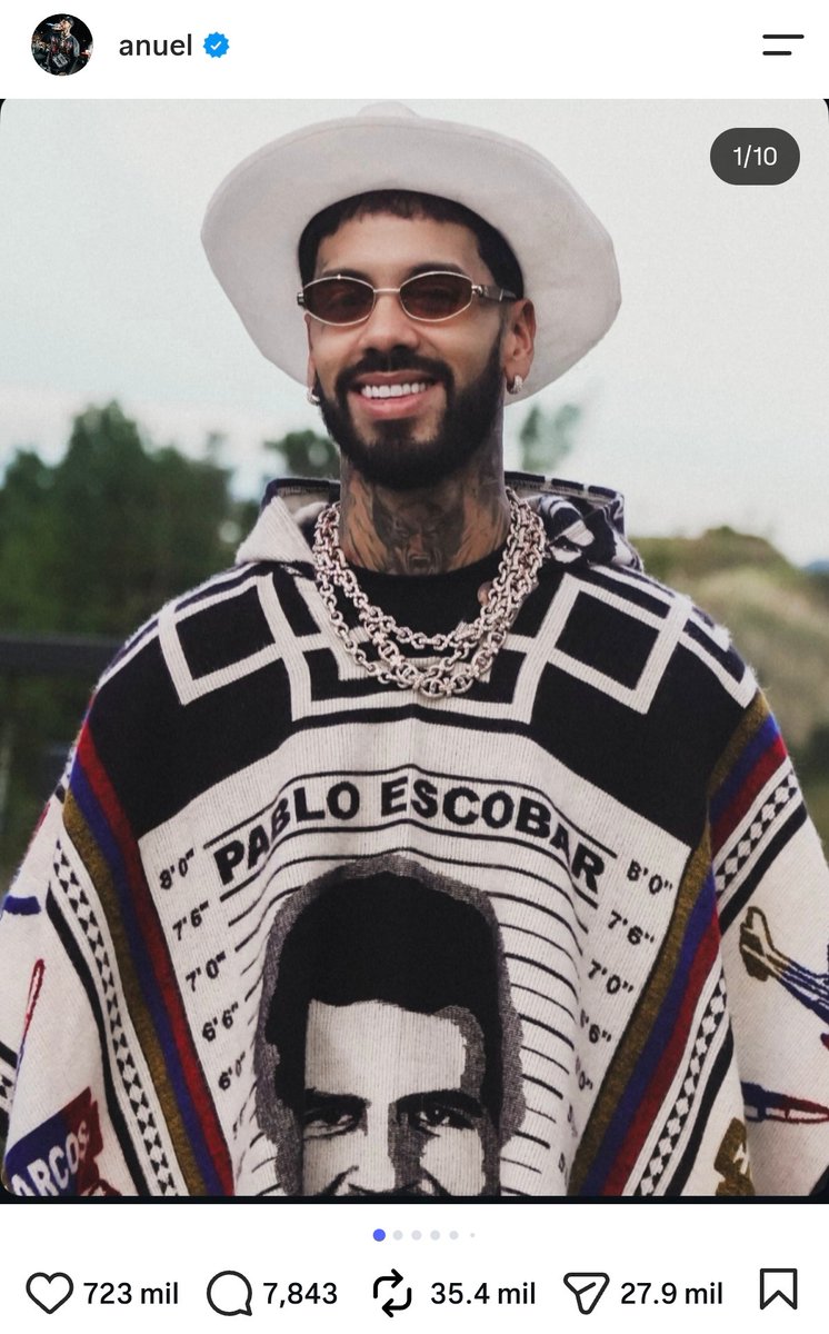 santiuribedel10's tweet photo. Este tipo sube esta foto sin la más mínima vergüenza.

¿Sabrá @Anuel_2bleA a cuántas personas asesinó el terrorista al que le hace apología?

Dónde vaya a Alemania y se ponga una camiseta de Hitler sería capturado y procesado penalmente.

@FicoGutierrez 
@ABDELAESPRIELLA https://t.co/IjnRQngvJX