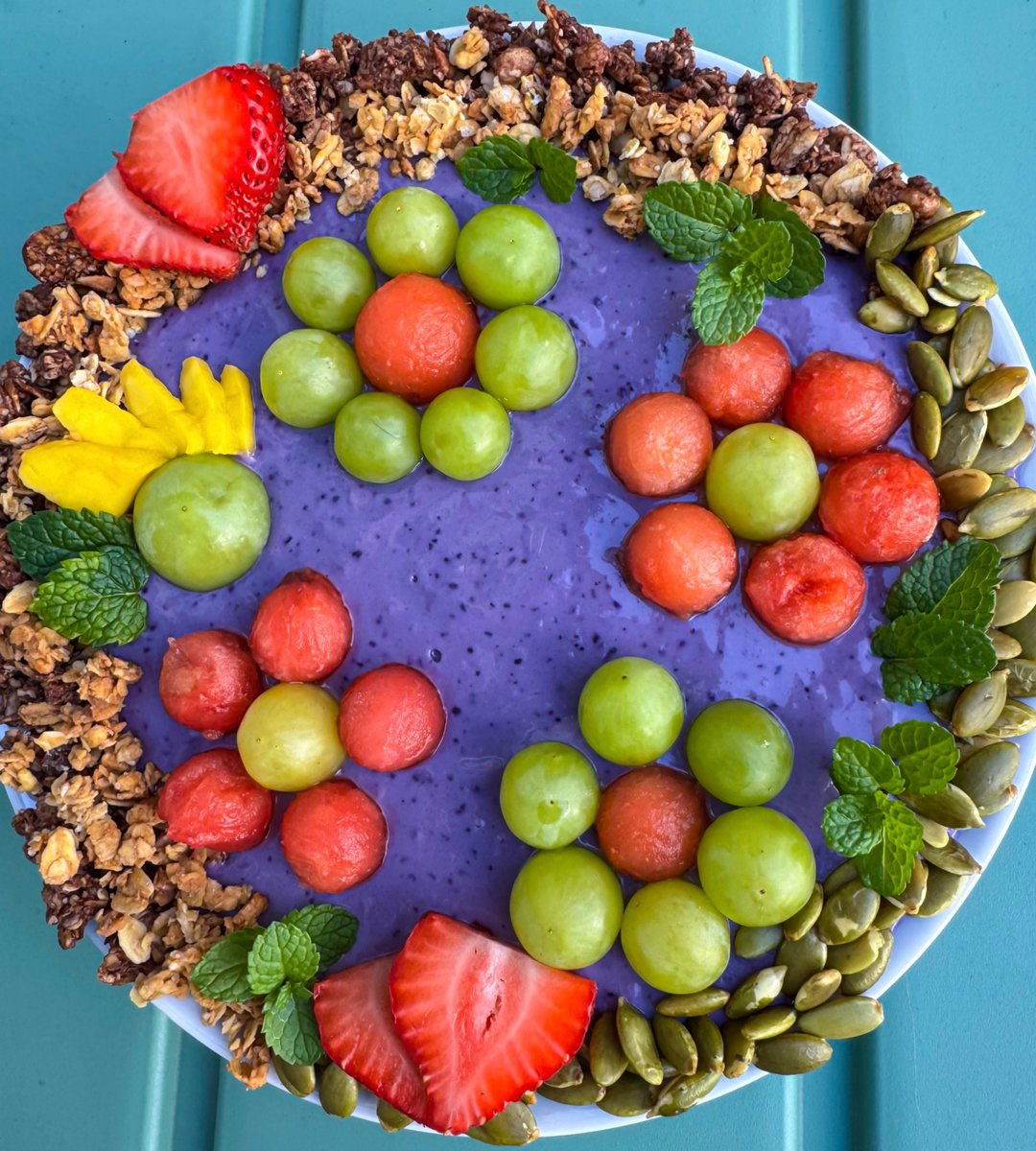 thatsrach's tweet photo. smoothie bowl Saturday🍇🍉🥭🍓 https://t.co/CwQJvaz3Gq