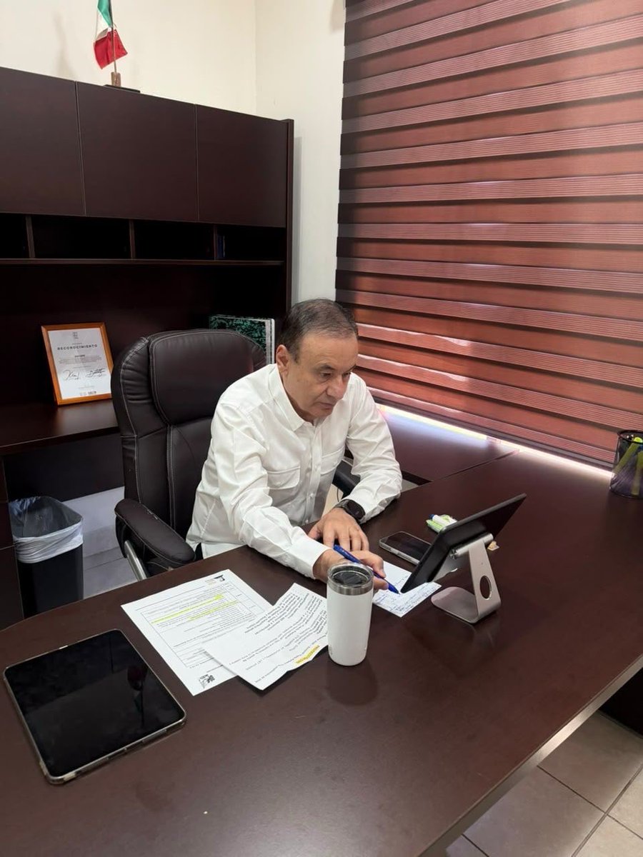 AlfonsoDurazo's tweet photo. En el marco del Segundo Simulacro Nacional 2026, participé en la sesión del Comité Nacional de Emergencias, junto a autoridades federales y estatales.

La coordinación y la prevención son fundamentales para fortalecer nuestra capacidad de respuesta y proteger a las familias sonorenses.