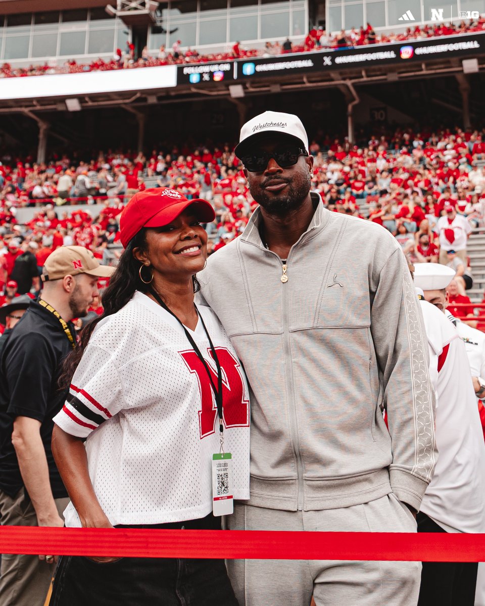 HuskerFootball's tweet photo. In the house. 🏟️

🤝 @itsgabrielleu + @DwyaneWade https://t.co/HuvXvsTXJ2