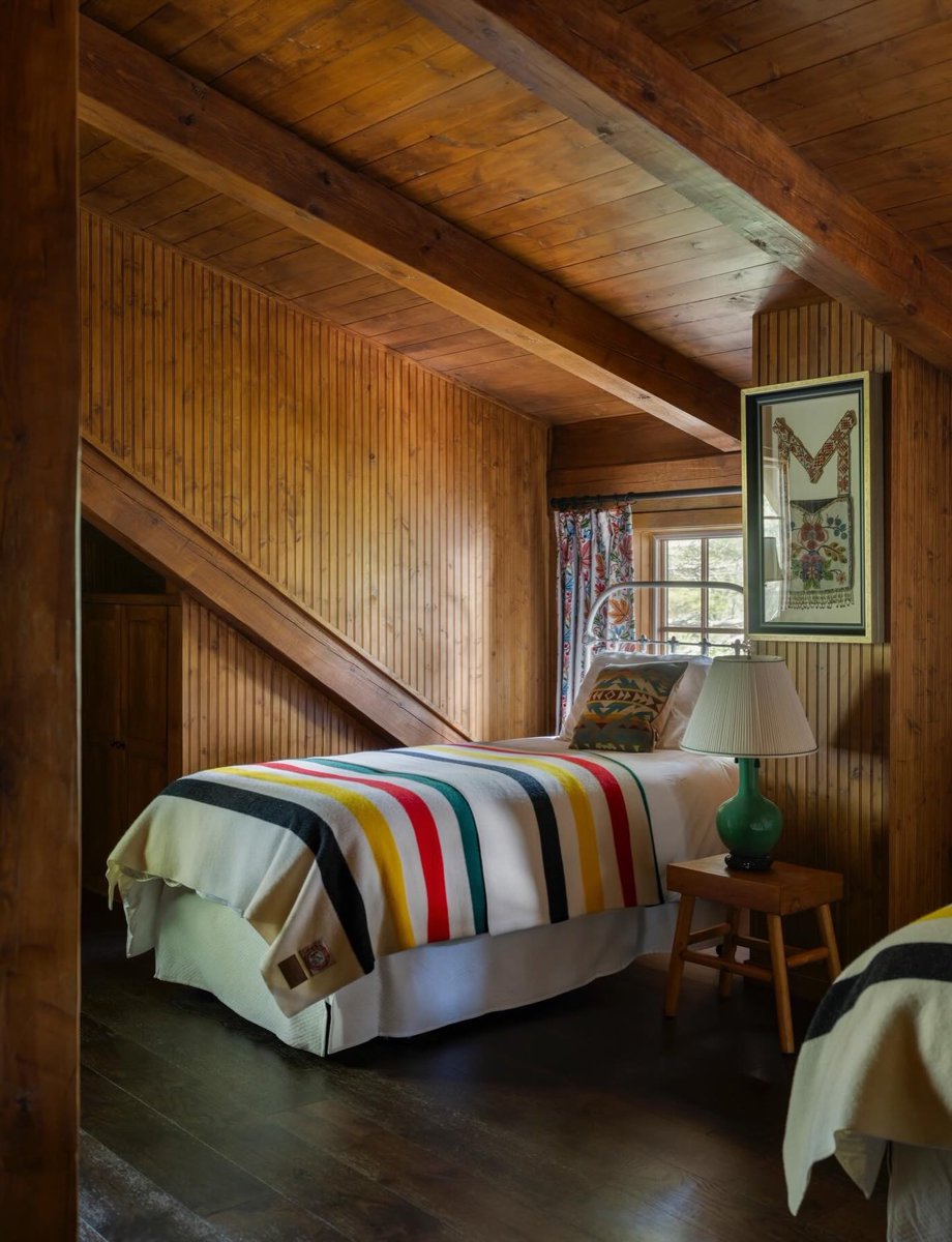 sehviyat's tweet photo. Rustic cabin interior. https://t.co/6eZJ1Xi6La