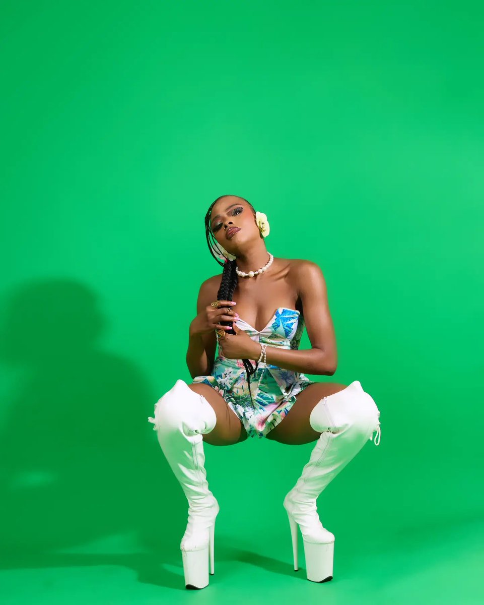 MercedesBbn's tweet photo. My Biggie called and I definitely answered!!!
Ohh how i miss Saturday night parties and giving you all premium entertainment😌
#Mercedes 
#Mercedesbbn 
#BBNaija 
Mua...@baked_by_oche
📸....@TheCamerachef https://t.co/wxerZptv6Z