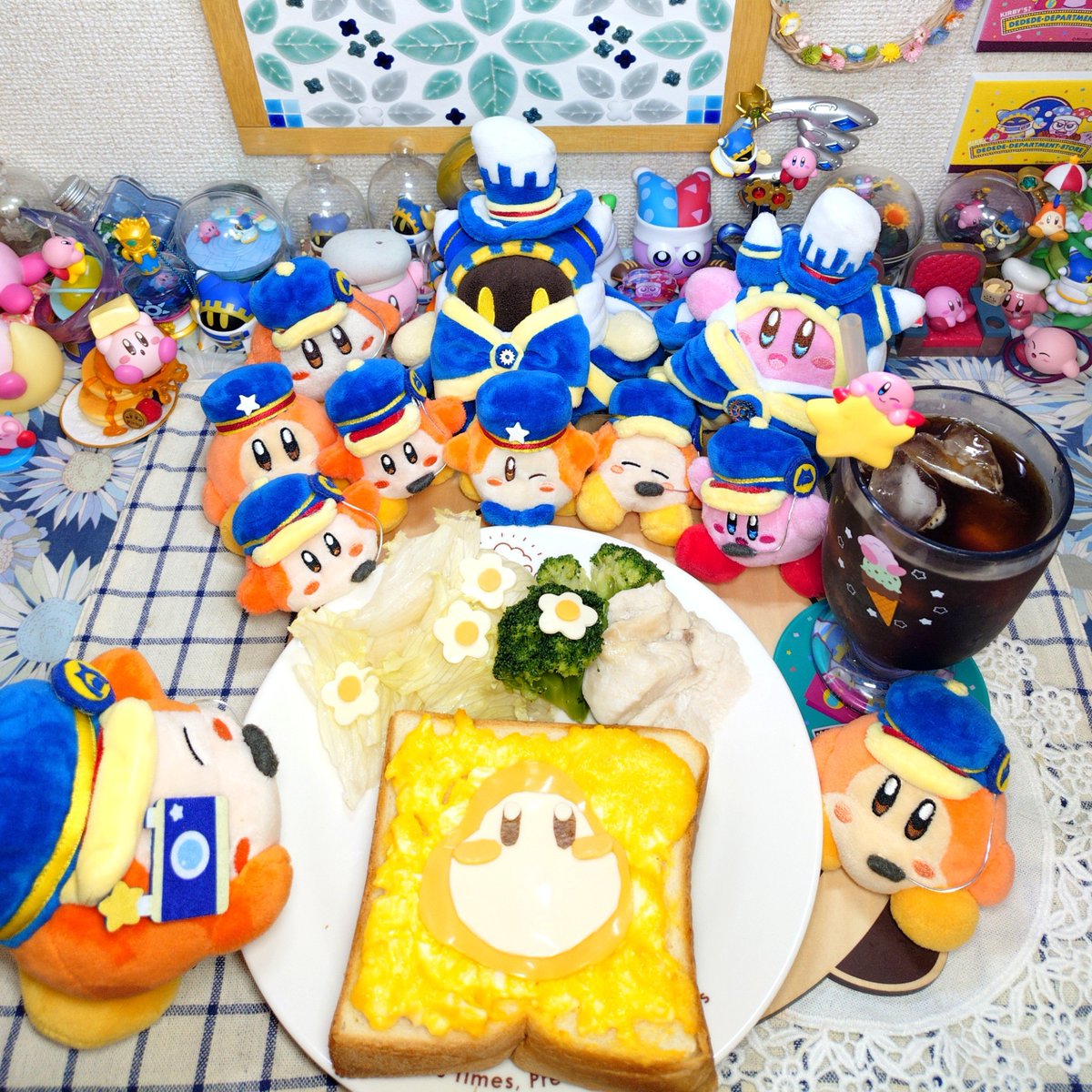 ubutomo_poke's tweet photo. 朝ごはんはワドルディのたまごトースト作りました
チーズのお花が可愛く出来た
雨天で自治会の清掃活動なくなって朝のんびり出来てラッキー✨
今日は午後シャボン玉ショー行くから雨は嬉しくはないんだけどね
とんとんってところ https://t.co/KJgzdU6LUz
