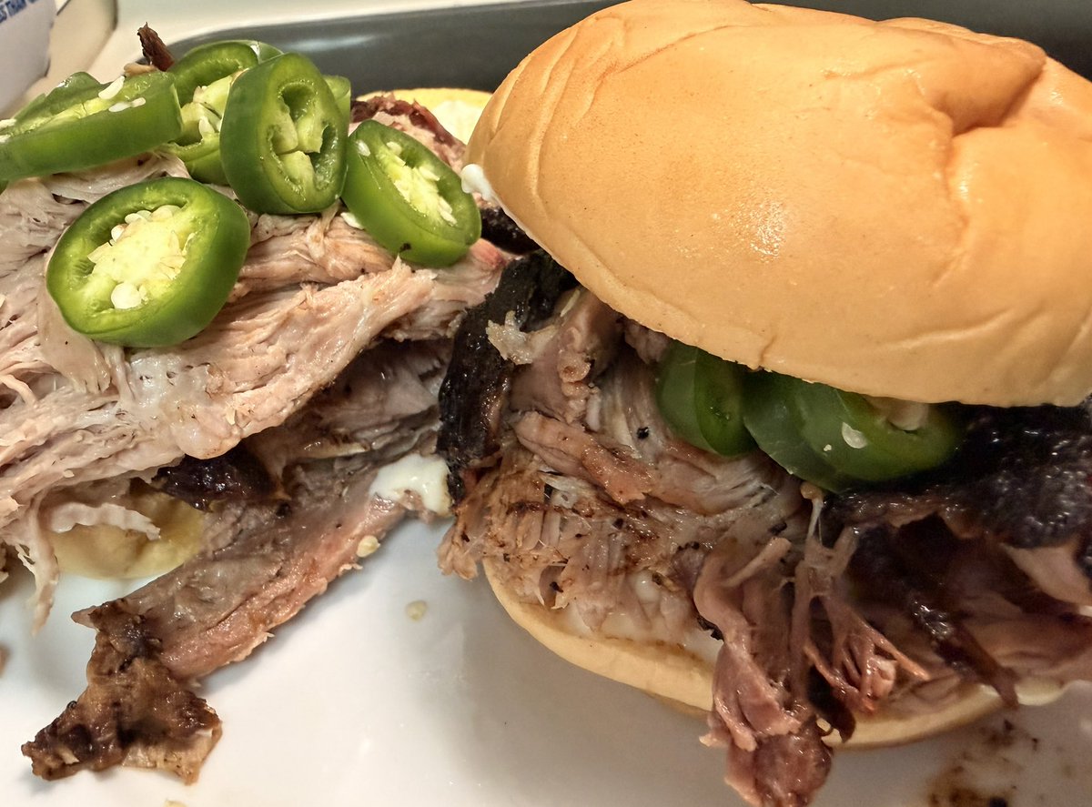 wallenius_brian's tweet photo. Hello my X family. Good morning Japan 🇯🇵. 

Here we have pulled pork sandwiches. BBQ https://t.co/Y3pCvzij3z