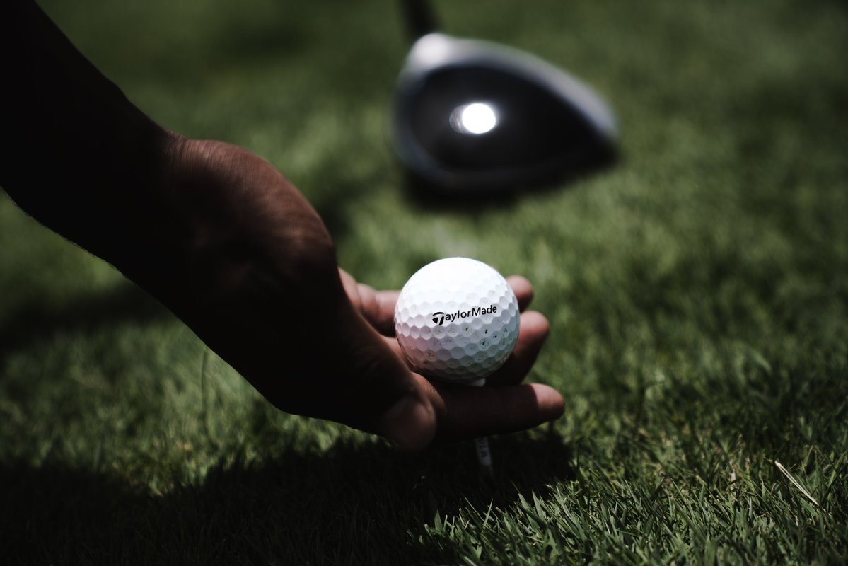 AnastasCam39945's tweet photo. The library network introduced me to a programmer beside the park hedge. We talked through casual schedules at the garden corner under spring haze, and the connection felt natural. #NewGolfFriends #WeekendTeeTime https://t.co/dwnlXLkeG5