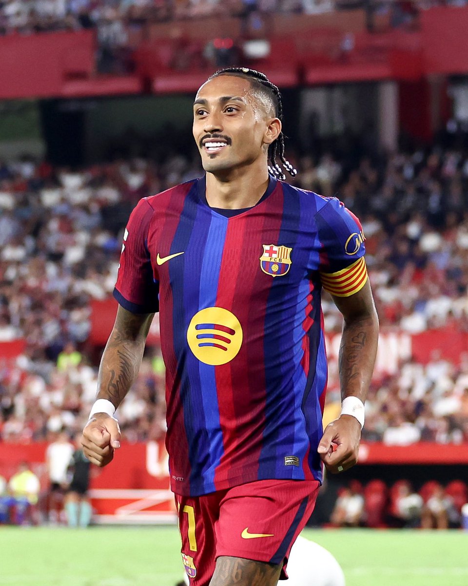 ActuFoot_'s tweet photo. 🚨 FERMIN 🇪🇸 : « RAPHINHA 🇧🇷 ME SURPREND… IL N’A JAMAIS JOUÉ 9 AUPARAVANT. 😳

Il est très bon, il s’adapte à n’importe quelle position. » 👏

🎙️ zone mixte https://t.co/bT5IkIn7rt