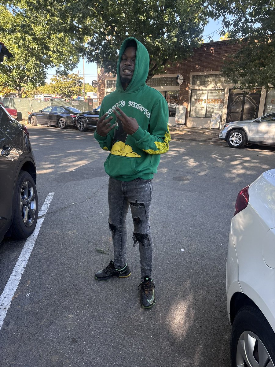 dkayletitspray's tweet photo. 🦹🏿‍♂️ https://t.co/WmFI6Hi15J