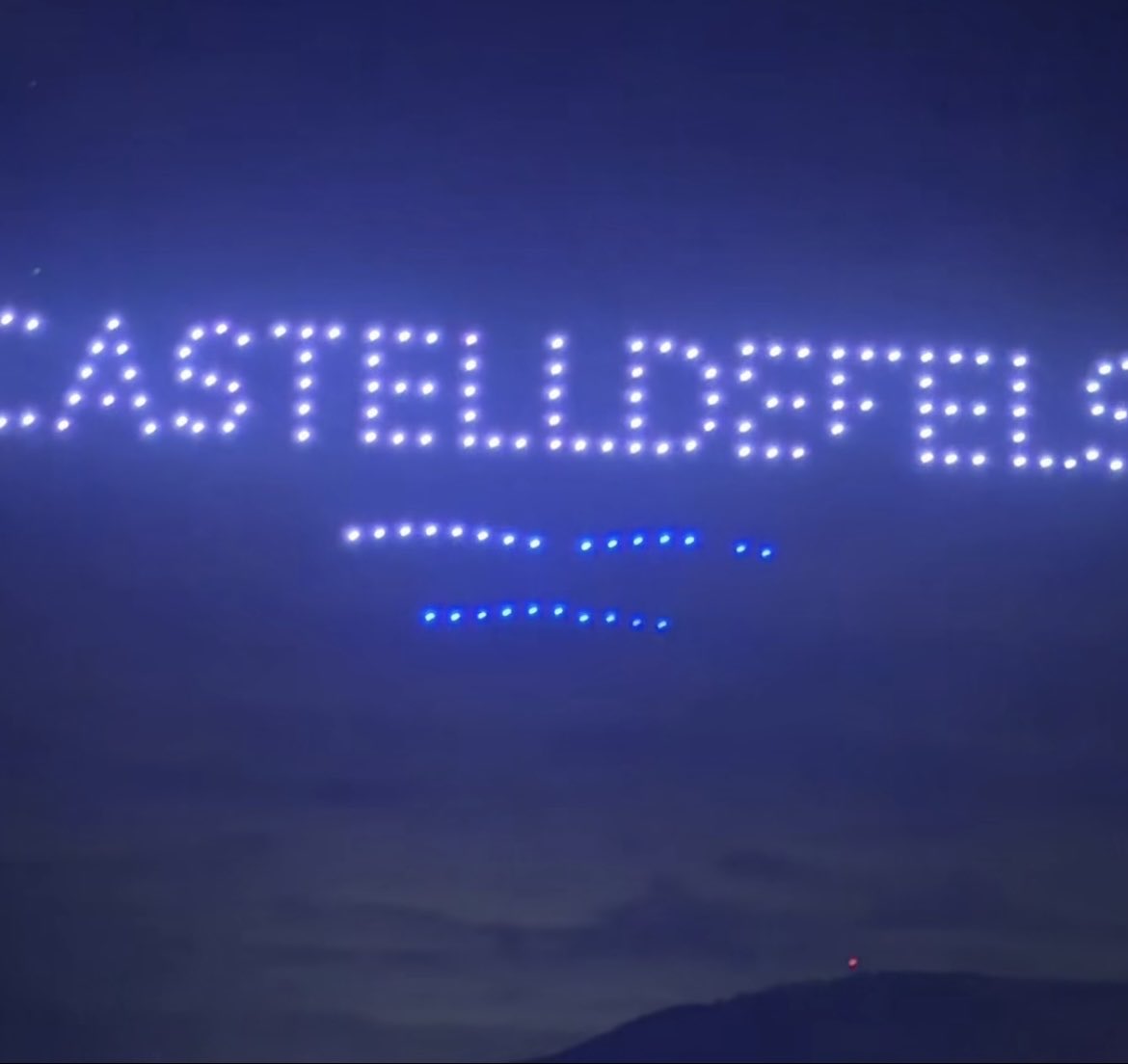 contrastado's tweet photo. Esta noche Castelldefels ha puesto fin al verano con un espectacular espectáculo de drones.
@manureyeslopez el mejor alcalde de largo que ha tenido Castelldefels.
Ha vuelto a acertar con la despedida del verano.
Enhorabuena Manu!!! https://t.co/raqpjGectJ