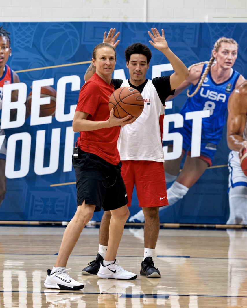 USABYouth's tweet photo. Checking in from the Los Angeles Coach Academy! 🏀📋

Working on our coaching craft in Southern California 😎 https://t.co/R6WEqQZoku