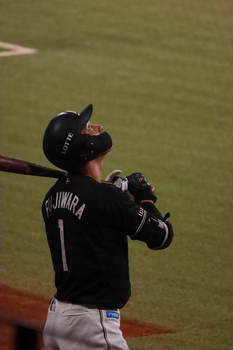 __sk128's tweet photo. 来シーズンはエスコン試合増えますように。
今年日程の偏りが凄かったと思う。

#藤原恭大 https://t.co/J1rhuvlTim