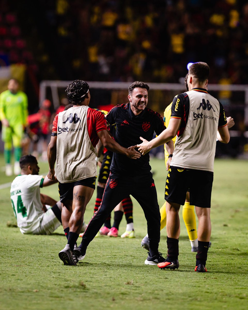 sportrecife's tweet photo. Grande vitória, professor! Com o nosso espírito, com o nosso DNA! 👨‍🏫🦁 https://t.co/ywryKOFJiL
