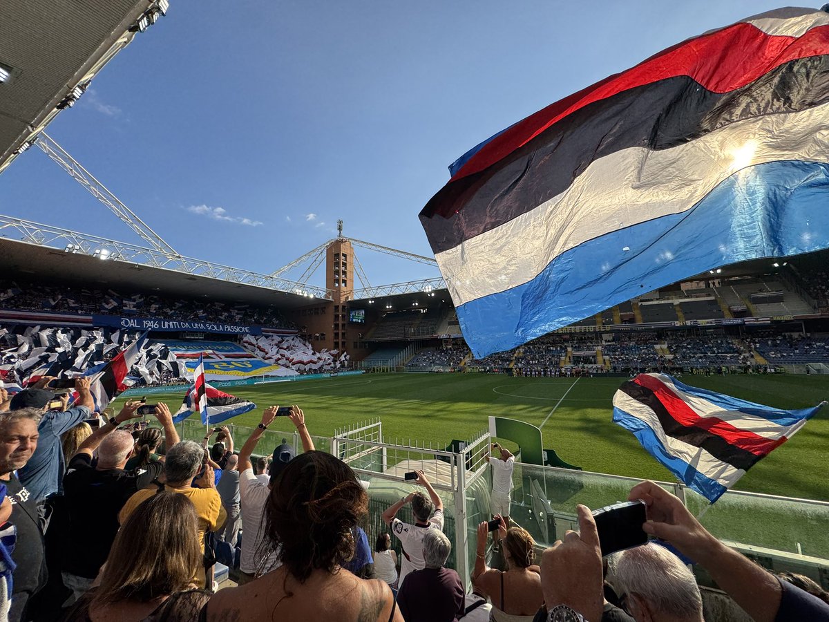 RealeXlo296's tweet photo. ⚽️ 8eme match de la saison
📆 19/09/26
🏟️ Stadio Luigi Ferraris (49eme)
🆚 @sampdoria vs @USCatanzaro1929 

Quelle folie d’avoir pu vivre un match dans ce stade avec un scénario pareil 
J’avais rêvé de voir ces drapeaux en vrai 
Voilà chose faites ! 😍
La suite demain 😏🇮🇹 https://t.co/niJ0Vcw1j2