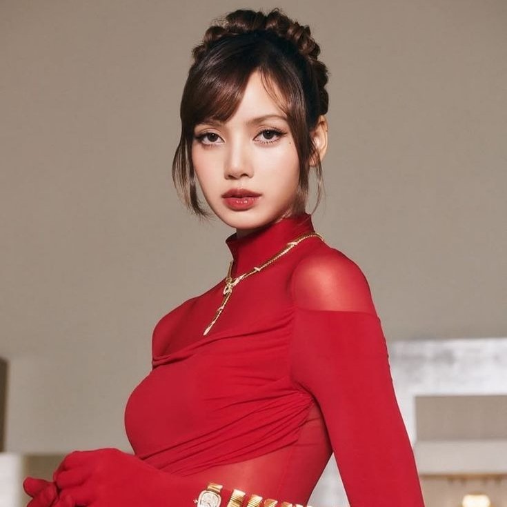 LALISA_twts's tweet photo. 📊 Biggest K-Pop soloists on music platforms worldwide (currently): 🌍

1. LISA
2. ROSÉ 
3. JENNIE
4. JISOO

Note: Lisa is also the most consumed female K-Pop artist worldwide right now! https://t.co/A4lEt0xP1W