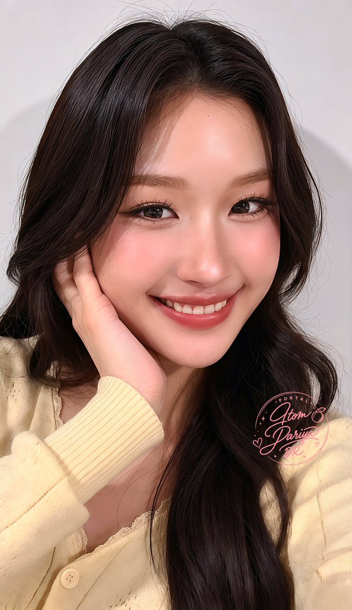 PortalAtomBR's tweet photo. Fotos dos photocards do evento de hoje em melhor qualidade. É a mulher mais linda do mundo mesmo a nossa princesa. 🥹🤍🤏🏻

FAYEATOM KAOHSIUNG FANMEET
#FayeAtomFMinKaohsiung #FayeAtom 
#AtomPariya #อะตอมปริยะ https://t.co/XfgsShSrUp