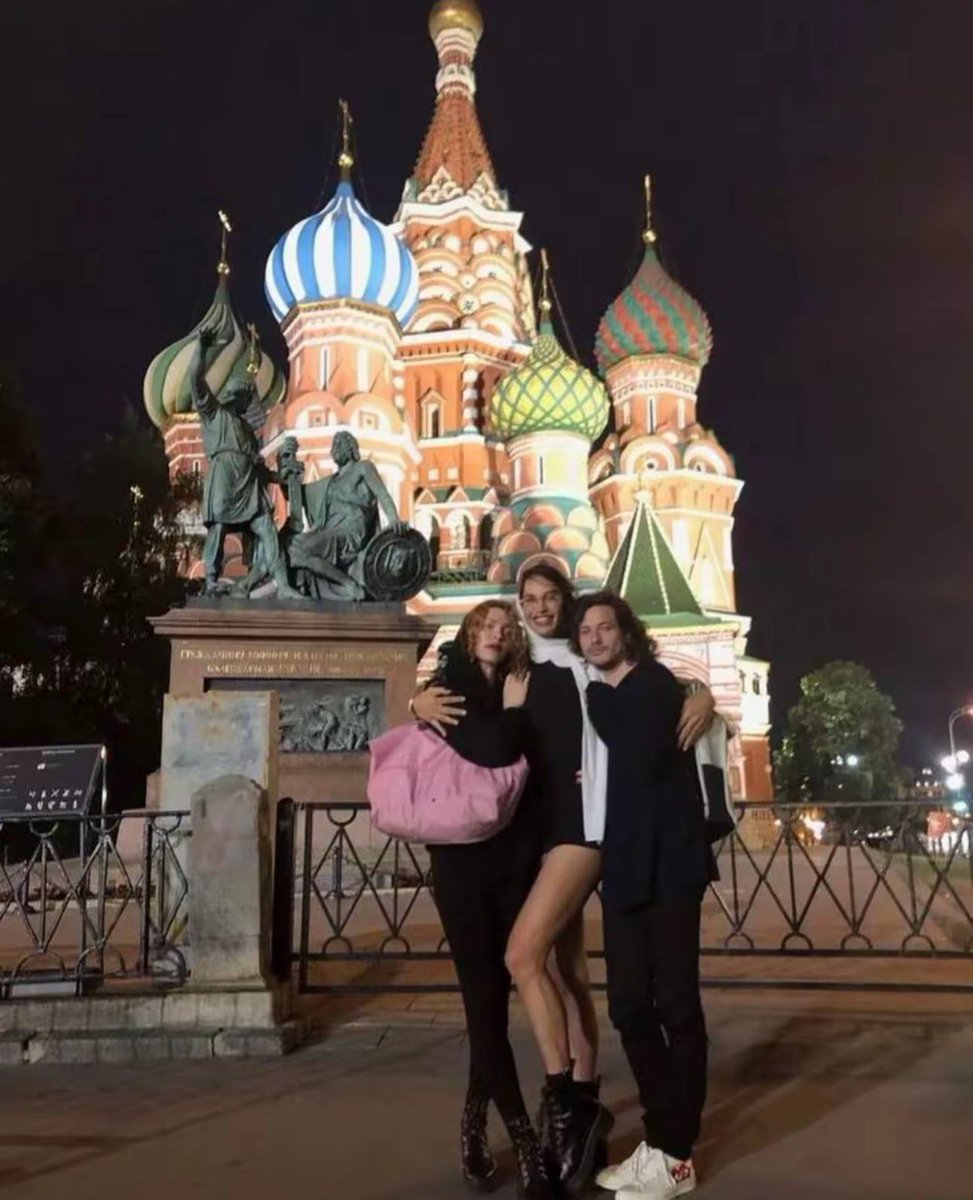 SaschaAmato's tweet photo. SOPHIE in Moscow with fans, 2019 https://t.co/iwEiPipjQH