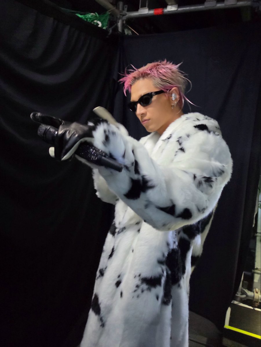 Realtaeyang's tweet photo. [📸] BIGBANG 2026-2027 WORLD TOUR < XX : COSMOS > IN PARIS

🐻‍❄️🐯

#TAEYANG #태양
#THEBLACKLABEL #더블랙레이블 https://t.co/RAMstOv97b